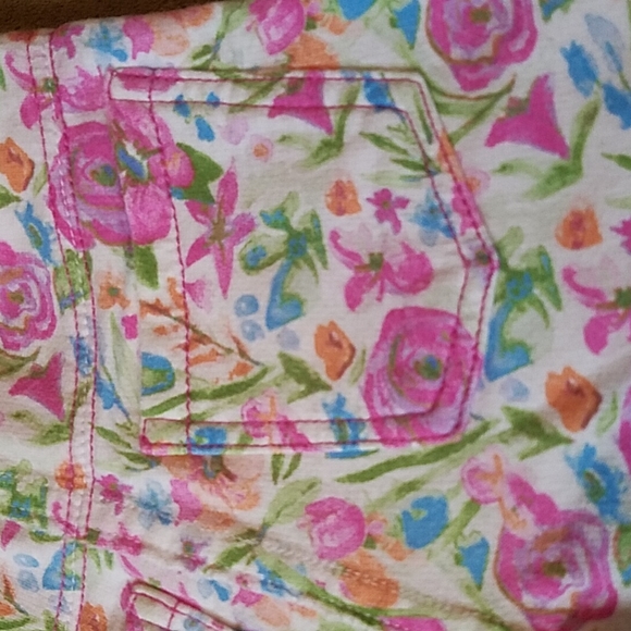 SOFT 100% organic cotton size 4 floral pattern pants, super comfy. - Picture 5 of 5